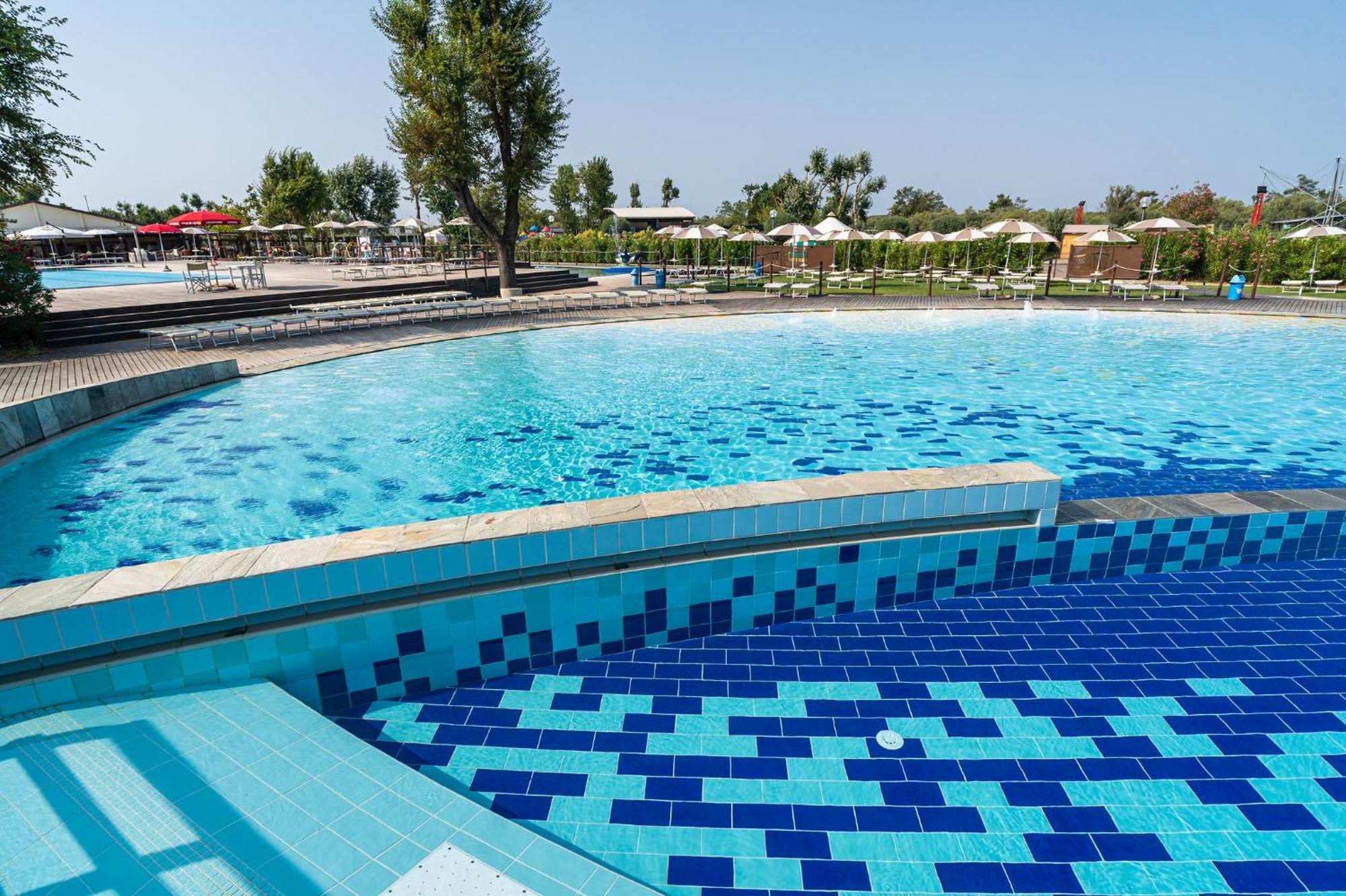 Club Del Sole Spina Family Collection Hotell Lido di Spina Exteriör bild