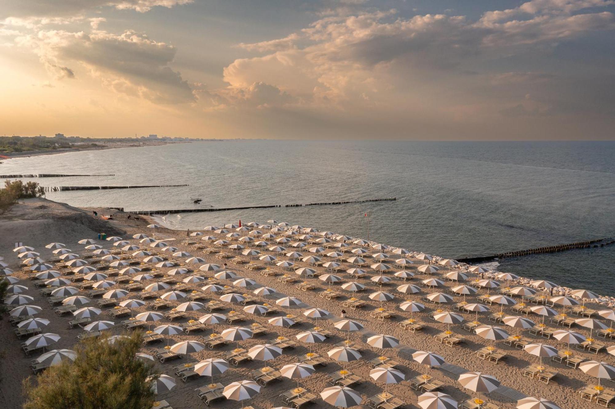 Club Del Sole Spina Family Collection Hotell Lido di Spina Exteriör bild
